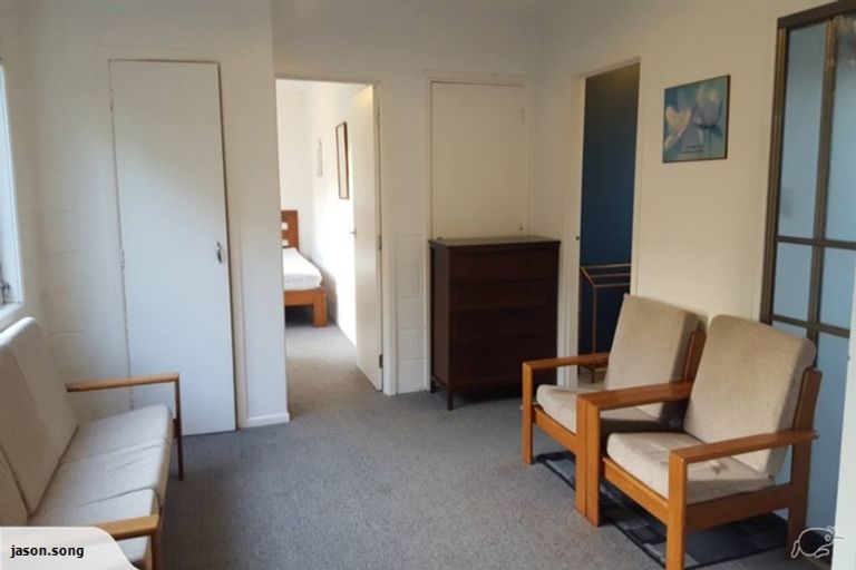 Photo of property in 3/45 College Road, Northcote, Auckland, 0627