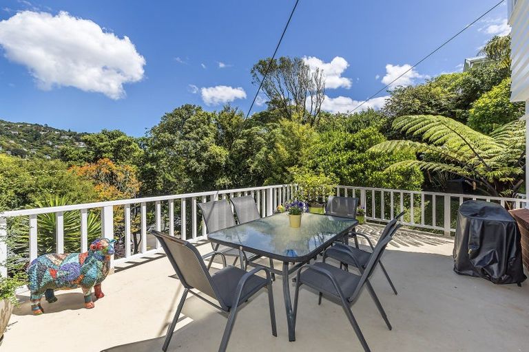 Photo of property in 21 Ngaio Gorge Road, Ngaio, Wellington, 6035