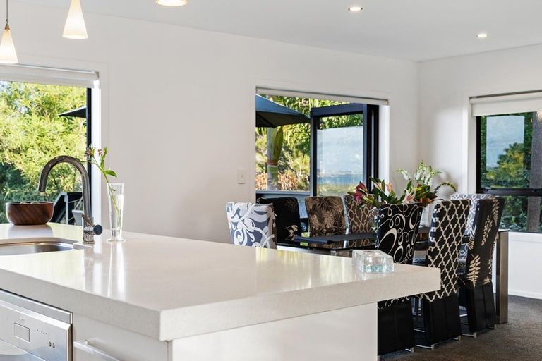 Photo of property in 13 Constable Lane, West Harbour, Auckland, 0618