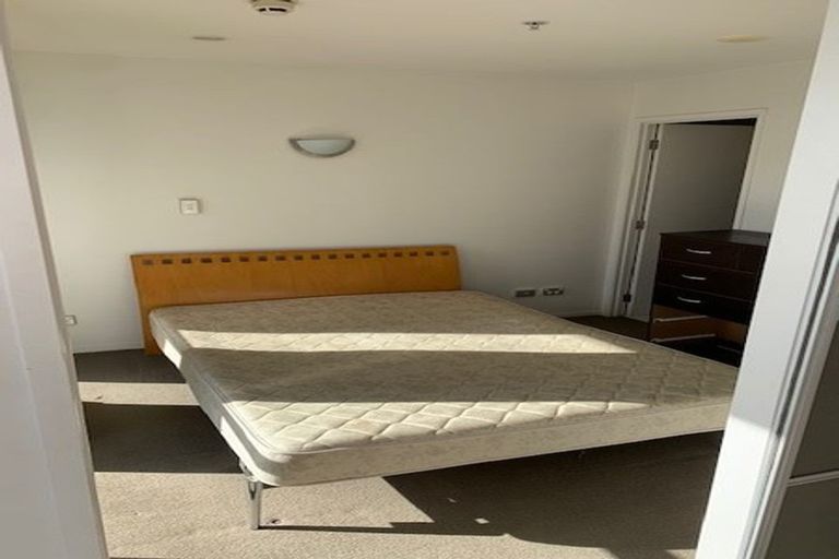 Photo of property in Alpha Apartments, 603/17 Vogel Lane, Auckland Central, Auckland, 1010