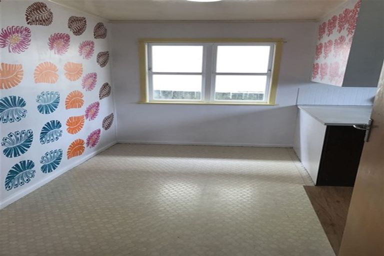 Photo of property in 16 Thompson Terrace, Manurewa, Auckland, 2102