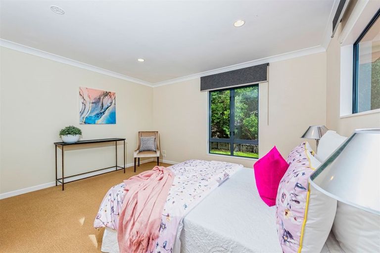 Photo of property in 25 Hogarth Rise, West Harbour, Auckland, 0618