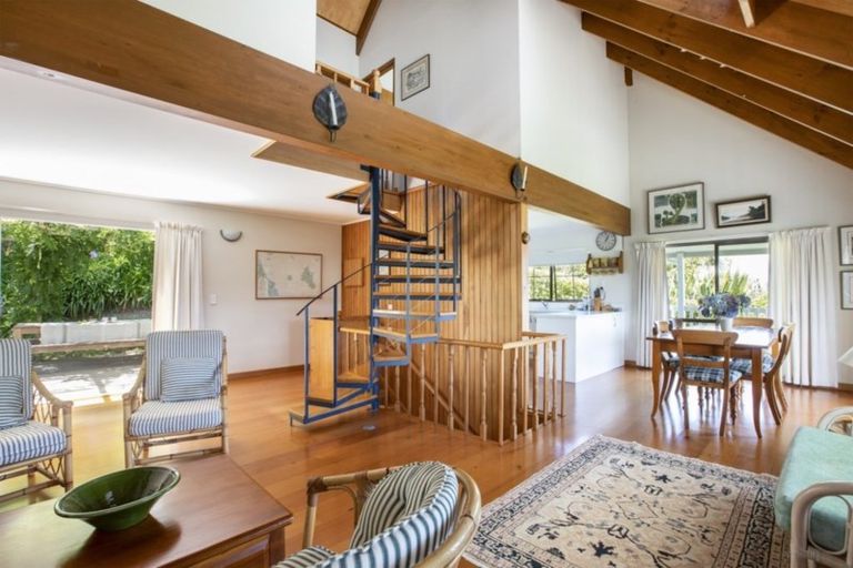 Photo of property in 51 Grand View Road, Leigh, 0985