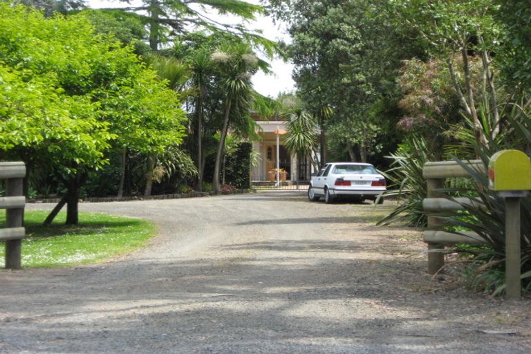 Photo of property in 1288 Coatesville-riverhead Highway, Kumeu, 0892