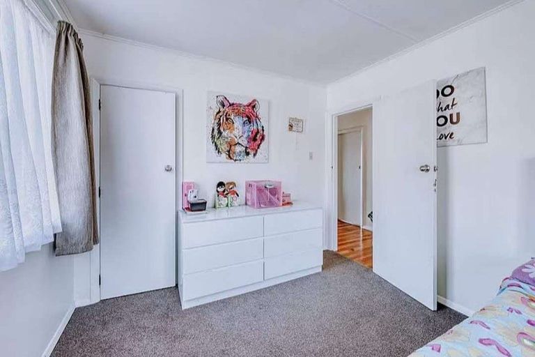 Photo of property in 43 Justine Street, Cannons Creek, Porirua, 5024