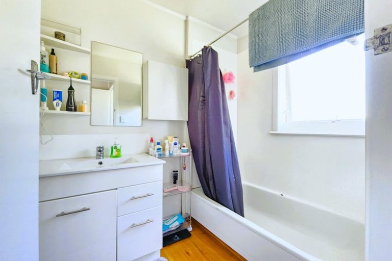 Photo of property in 28 Landscape Road, Papatoetoe, Auckland, 2025