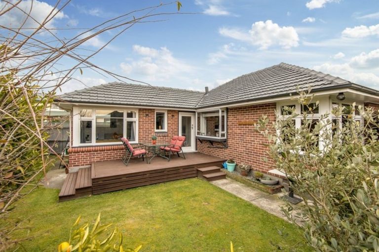 Photo of property in 1/11 Harris Crescent, Papanui, Christchurch, 8053