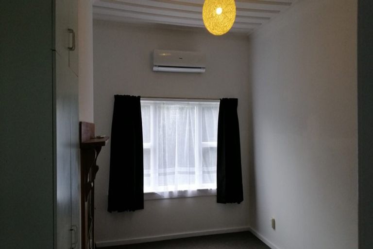 Photo of property in 6 Julian Street, Eltham, 4322