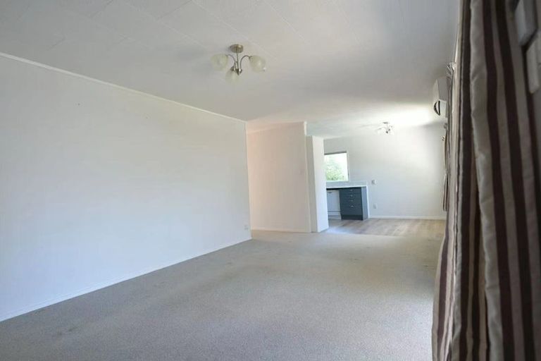 Photo of property in 12 Spargo Road, Massey, Auckland, 0614
