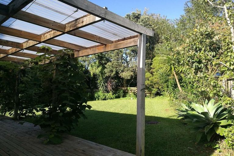 Photo of property in 39 Parrs Cross Road, Henderson, Auckland, 0612