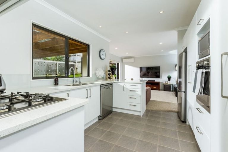 Photo of property in 6 Cutter Place, Greenhithe, Auckland, 0632