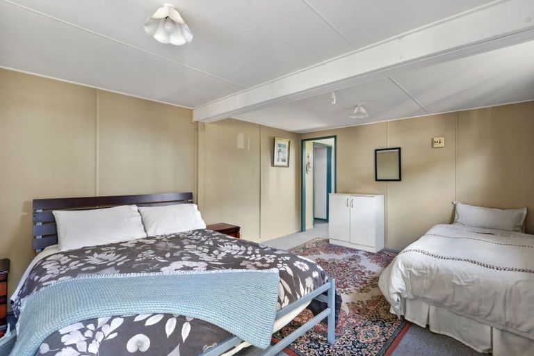 Photo of property in 90 Pinedale Crescent, Riversdale Beach, Masterton, 5872