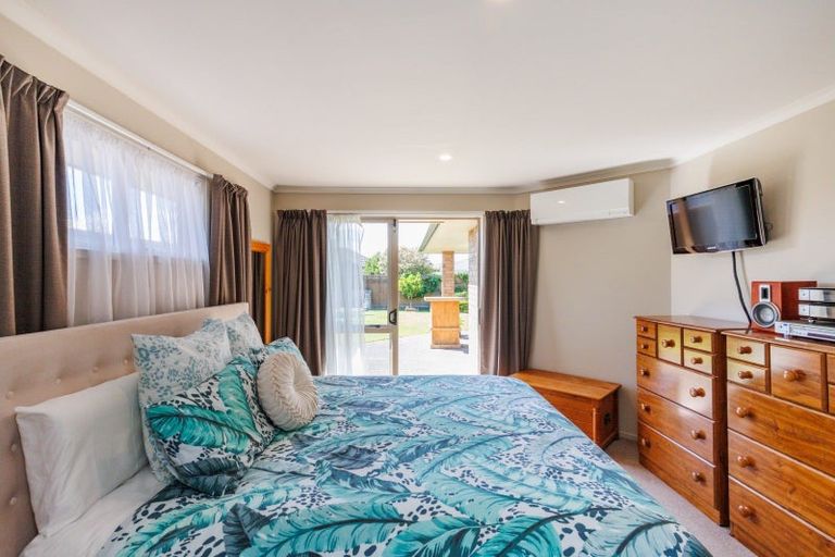 Photo of property in 23 Branigan Parade, Kelvin Grove, Palmerston North, 4414