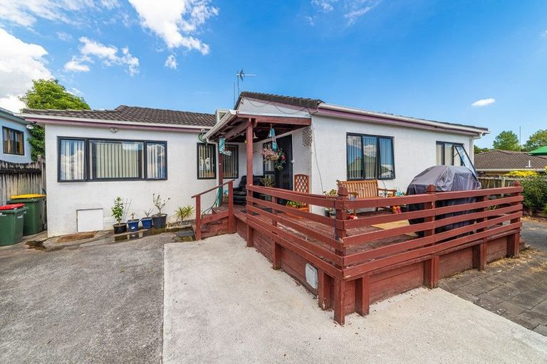 Photo of property in 2/93 Aviemore Drive, Highland Park, Auckland, 2010