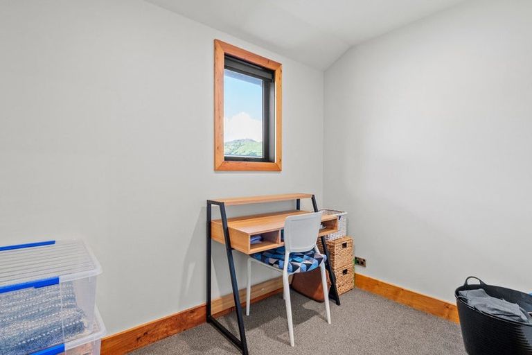 Photo of property in 32 Quill Street, Lake Hayes, Queenstown, 9304