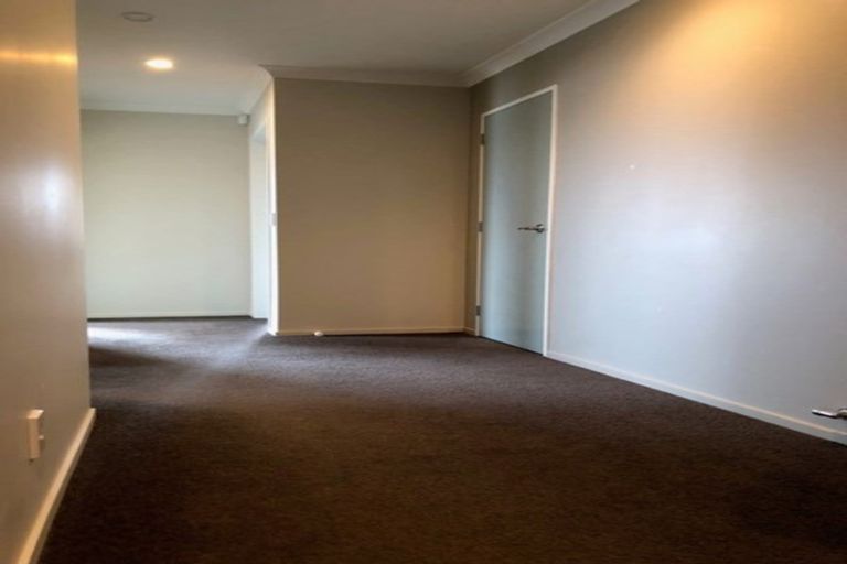 Photo of property in 17a Sandybrow, Churton Park, Wellington, 6037