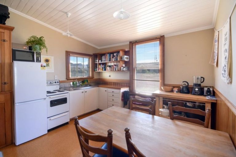 Photo of property in 43 Queens Drive, Saint Kilda, Dunedin, 9012