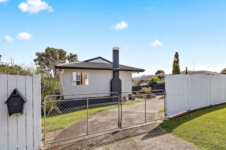 Photo of property in 17 Brunner Road, Glen Eden, Auckland, 0602