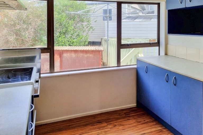 Photo of property in 37 Chatsworth Crescent, Pakuranga Heights, Auckland, 2010