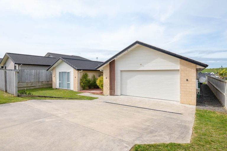 Photo of property in 10 Paiaka Place, Rototuna North, Hamilton, 3210