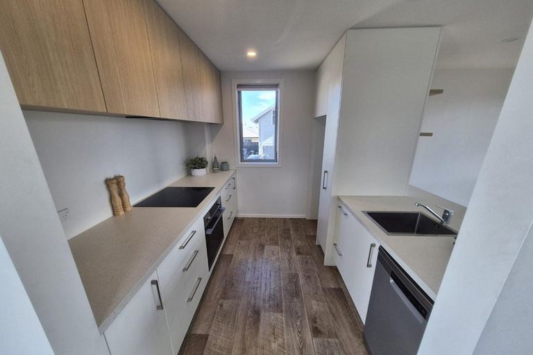 Photo of property in 3/246 Marine Parade, New Brighton, Christchurch, 8061