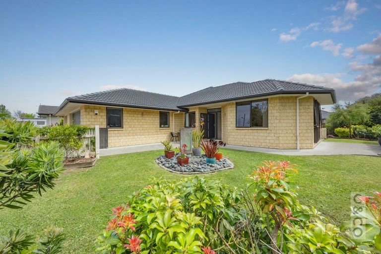 Photo of property in 2 Orchard Lane, Huapai, Kumeu, 0810