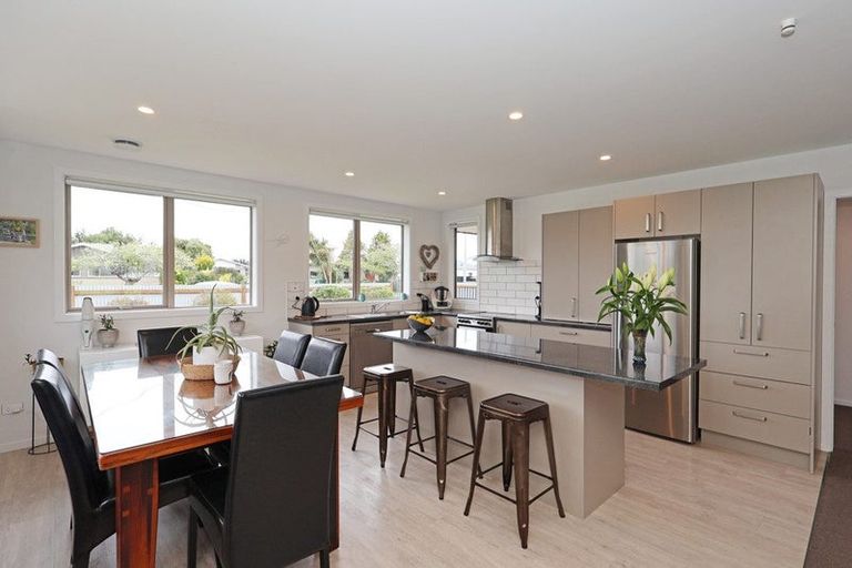 Photo of property in 53 Queen Street, Winton, 9720