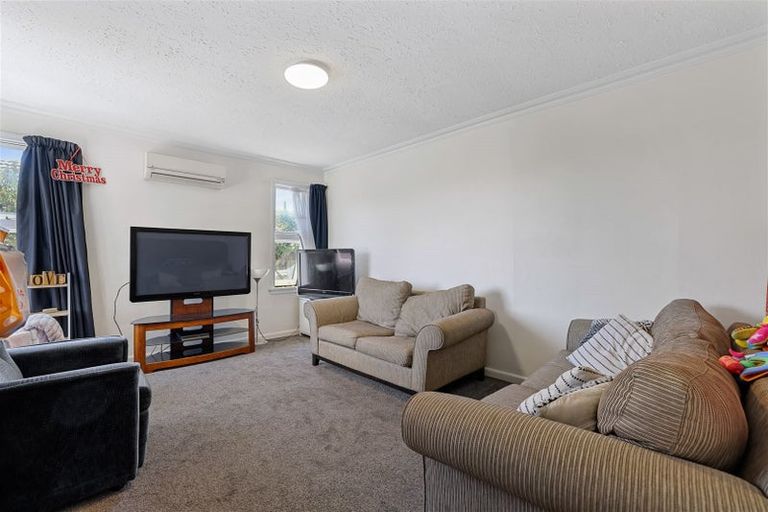 Photo of property in 24 Wimborne Crescent, Aranui, Christchurch, 8061