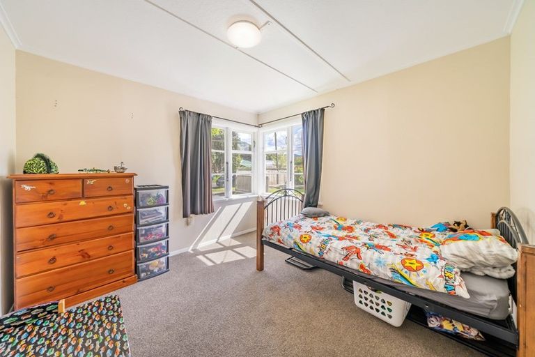 Photo of property in 2 Holdsworth Avenue, Trentham, Upper Hutt, 5018