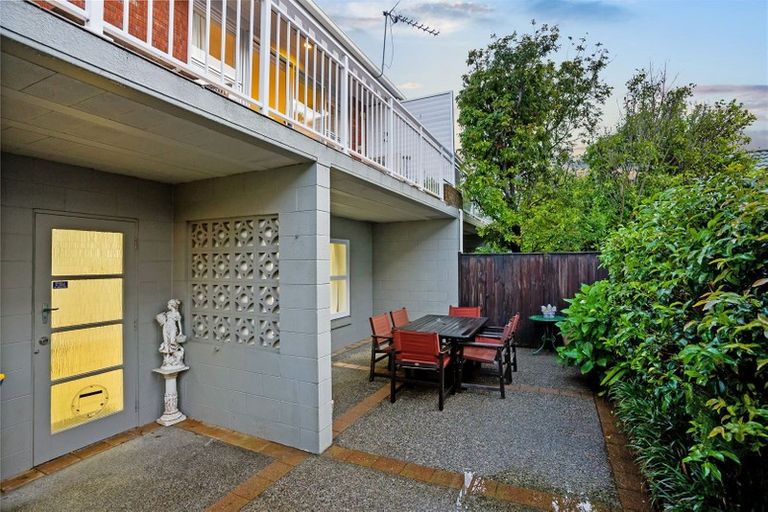 Photo of property in 2/14 Frieston Road, Milford, Auckland, 0620