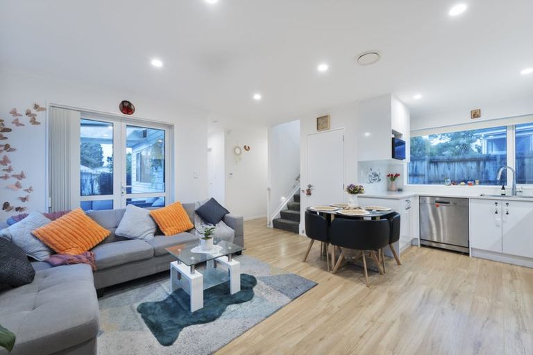 Photo of property in 96b Sturges Road, Henderson, Auckland, 0612