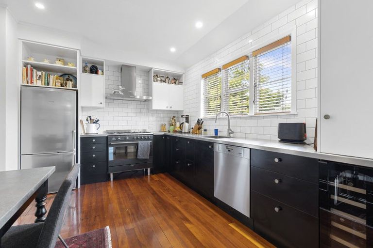 Photo of property in 85 Savage Crescent, West End, Palmerston North, 4412