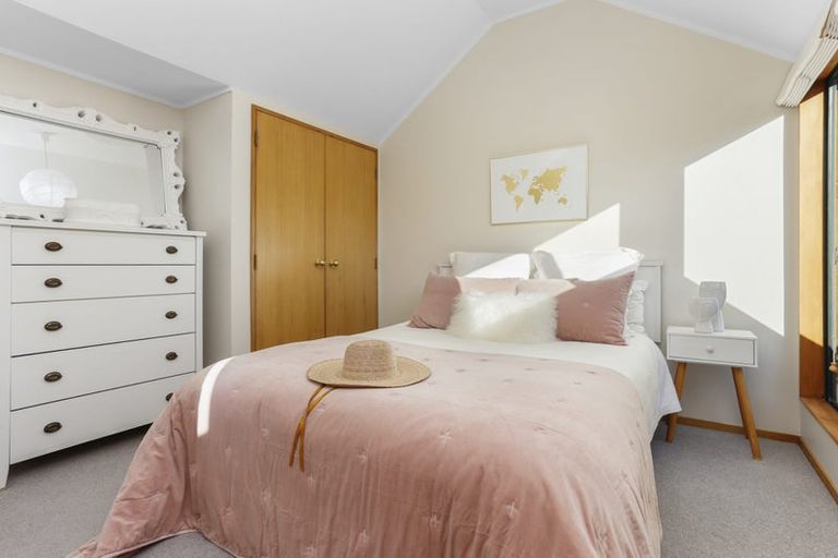 Photo of property in 22 Cochran Road, Oratia, Auckland, 0604