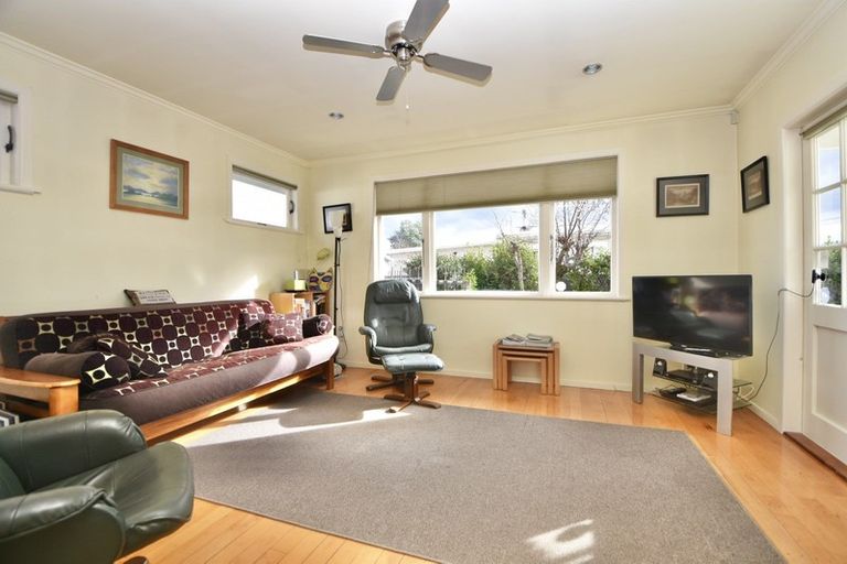 Photo of property in 15 Charles Street, Carterton, 5713