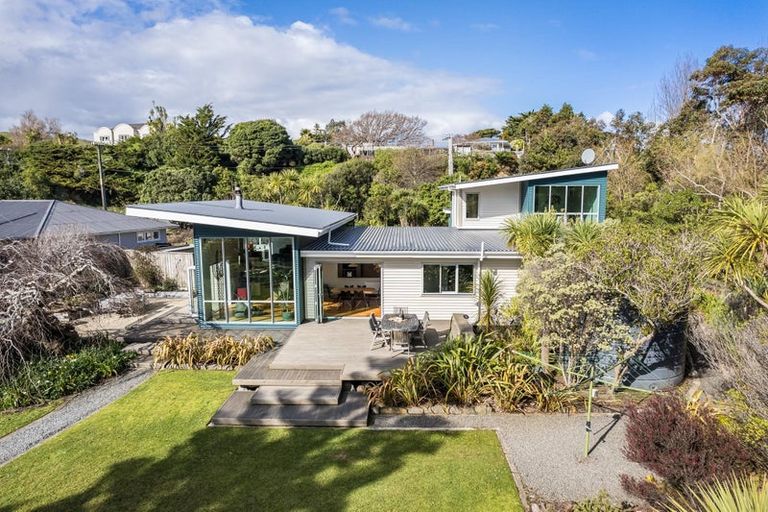 Photo of property in 21 Paekakariki Hill Road, Pauatahanui, Porirua, 5381