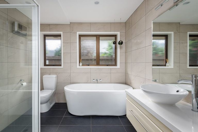 Photo of property in 19 Bengal Drive, Cashmere, Christchurch, 8022