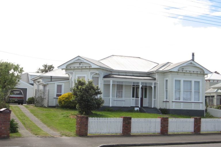 Photo of property in 10 Carlton Avenue, Gonville, Whanganui, 4501