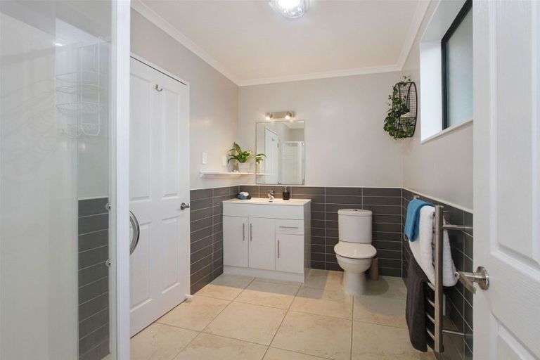 Photo of property in 25 Cape Vista Crescent, Pukekohe, 2120