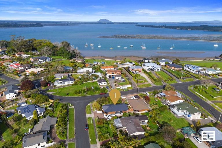 Photo of property in 1 Ruamoana Place, Omokoroa, 3114