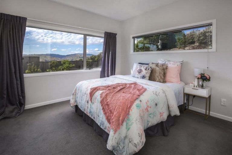 Photo of property in 58a Kahu Road, Paremata, Porirua, 5024