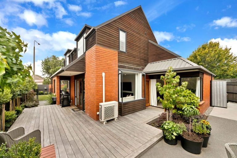 Photo of property in 9 Clyde Road, Upper Riccarton, Christchurch, 8041