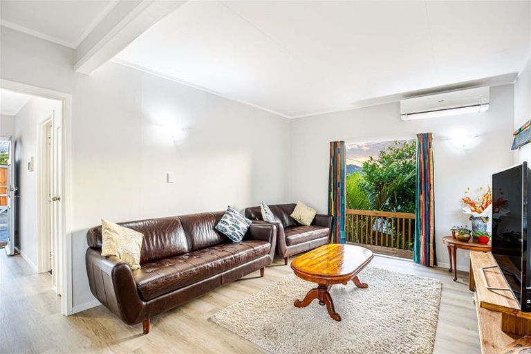 Photo of property in 1/9 Norman Road, Titirangi, Auckland, 0604