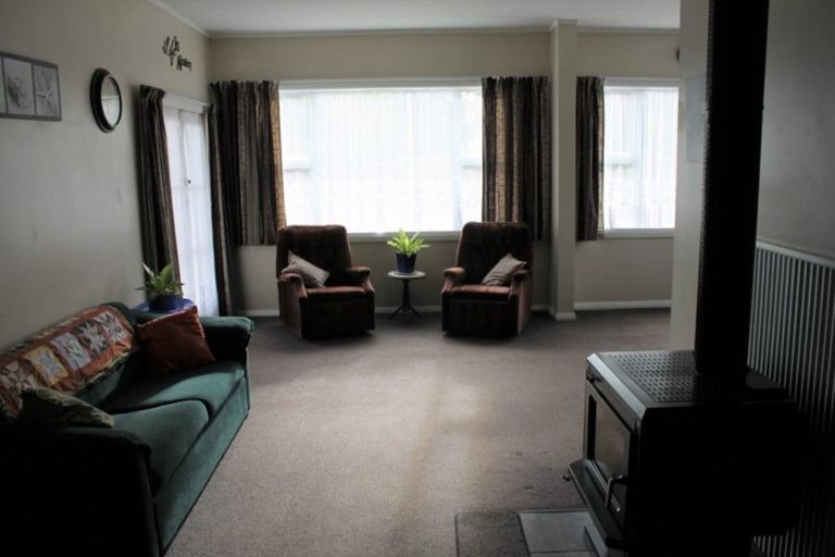 Photo of property in 135 Queen Street, Westport, 7825