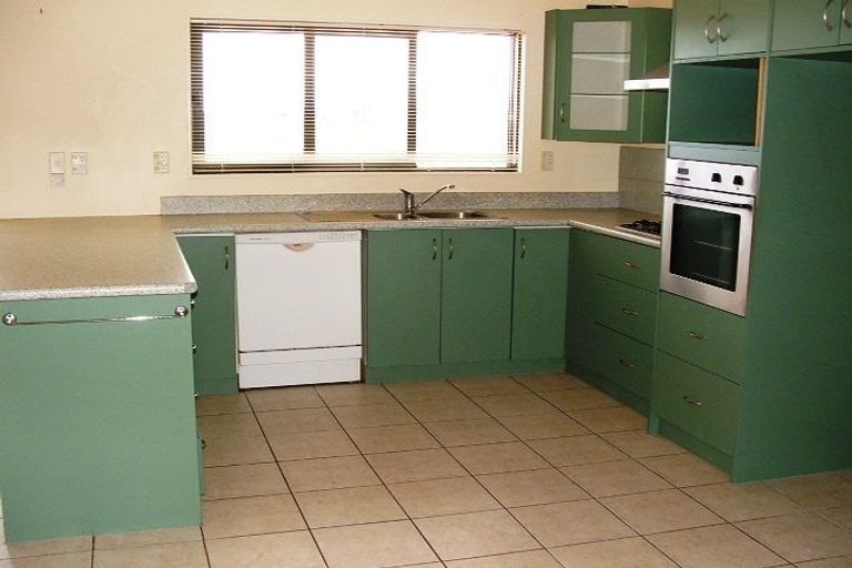 Photo of property in 9 Takahe Drive, Paraparaumu Beach, Paraparaumu, 5032