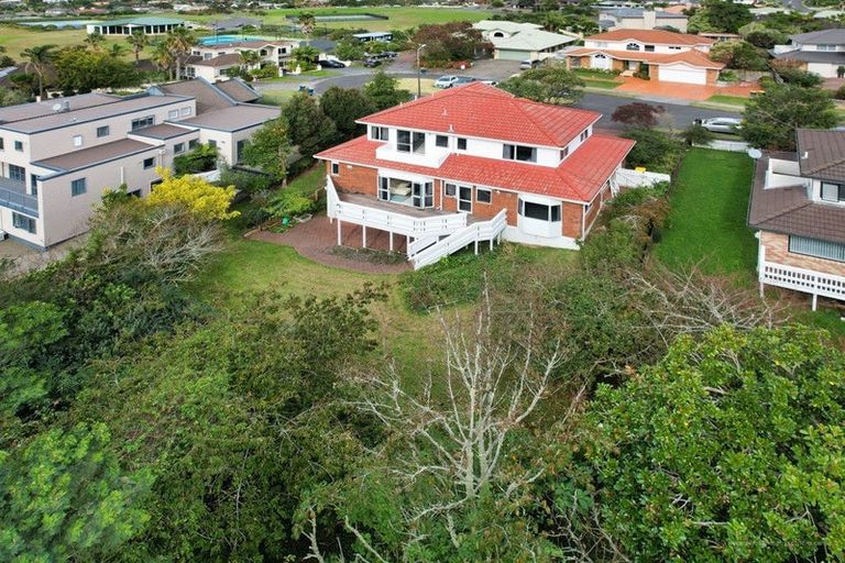 Photo of property in 10 Belvedere Court, West Harbour, Auckland, 0618