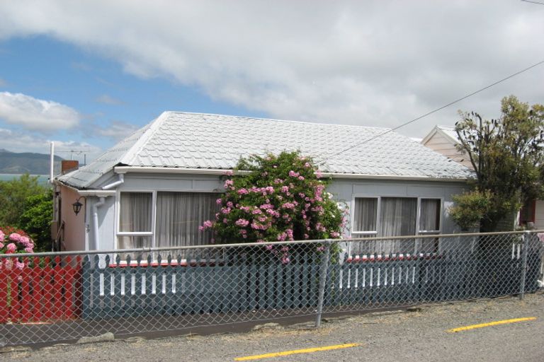 Photo of property in 39 Exeter Street, Lyttelton, 8082