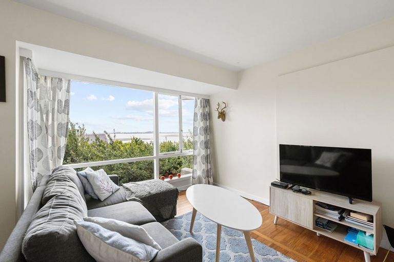Photo of property in 7 Rangatira Terrace, Mount Pleasant, Christchurch, 8081