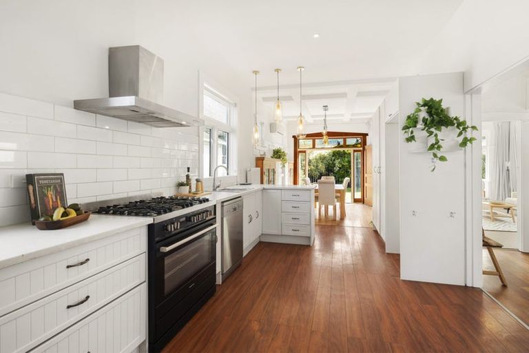 Photo of property in 103 Derwent Street, Island Bay, Wellington, 6023