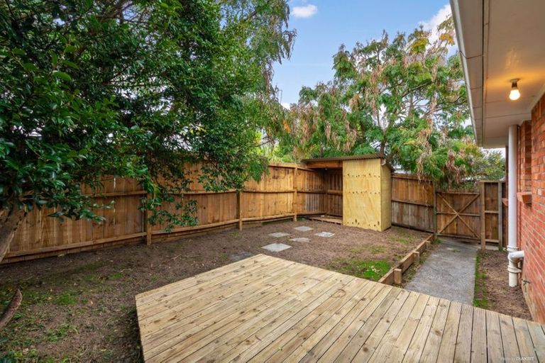 Photo of property in 26 Vodanovich Road, Te Atatu South, Auckland, 0610