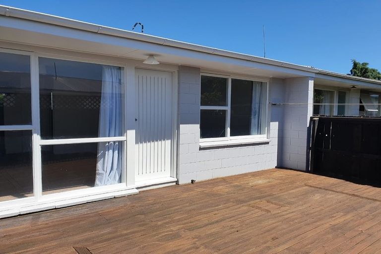 Photo of property in 8/20a Dickson Crescent, Hornby, Christchurch, 8042